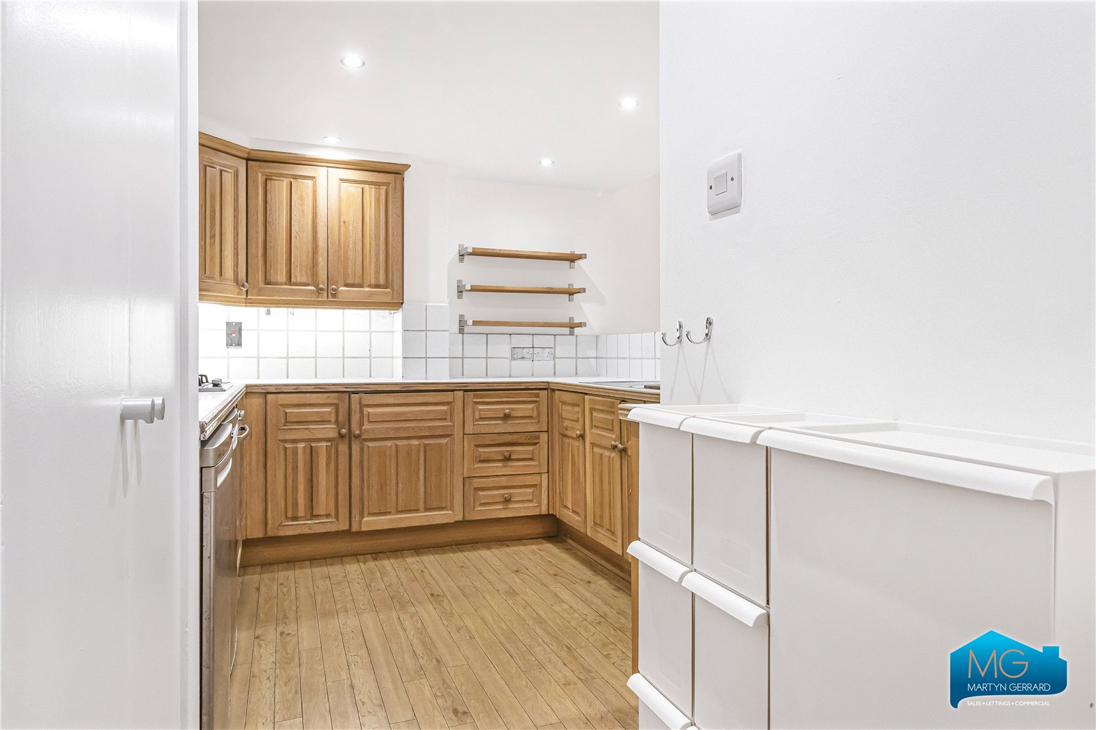 3 bedroom Apartment to rent - Martyn Gerrard