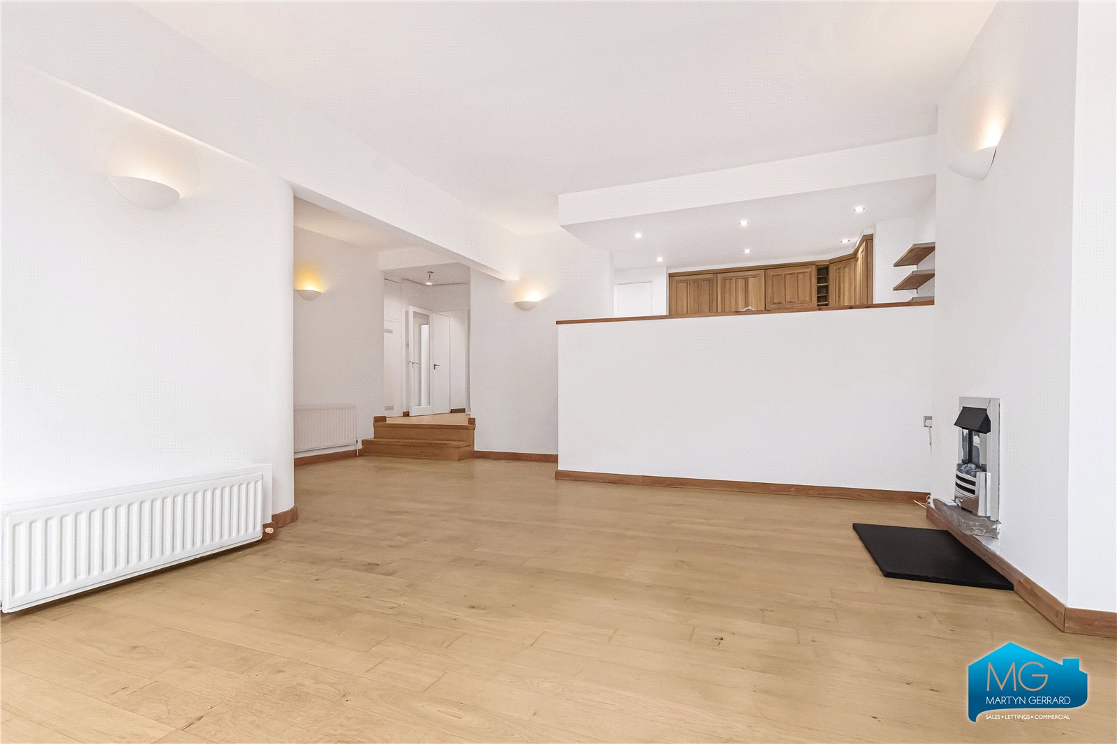3 bedroom Apartment to rent - Martyn Gerrard