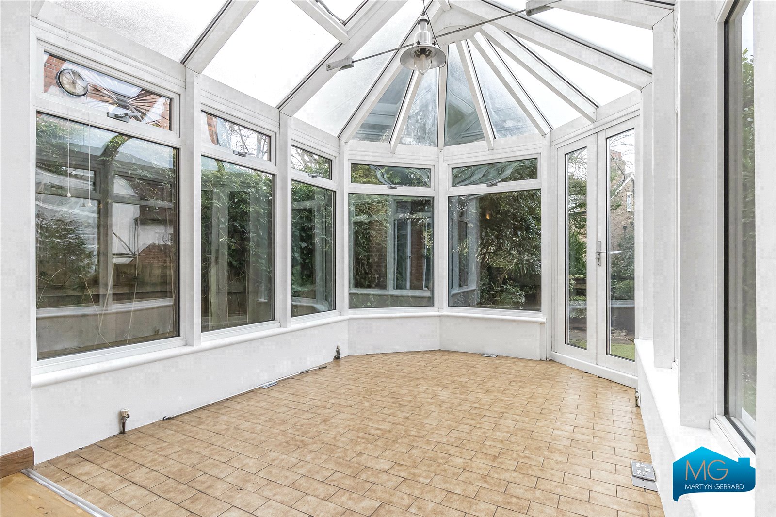 3 bedroom Apartment to rent - Martyn Gerrard