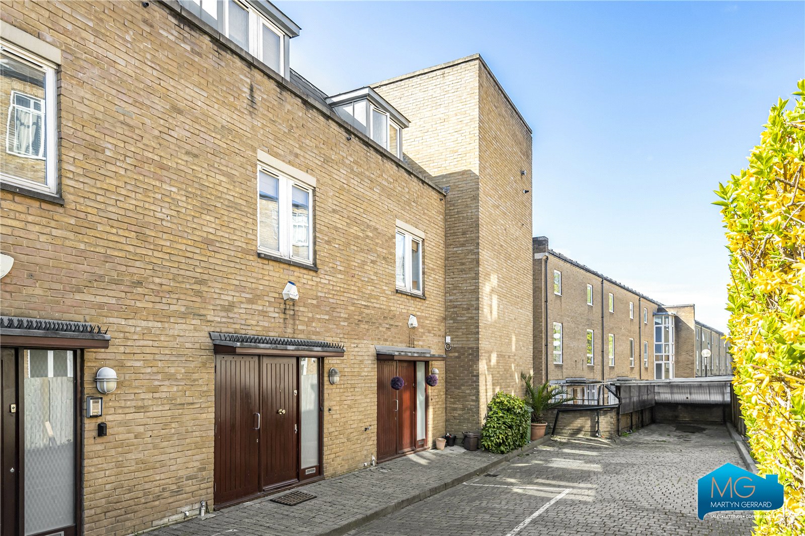 3 bedroom Terraced House to rent - Martyn Gerrard