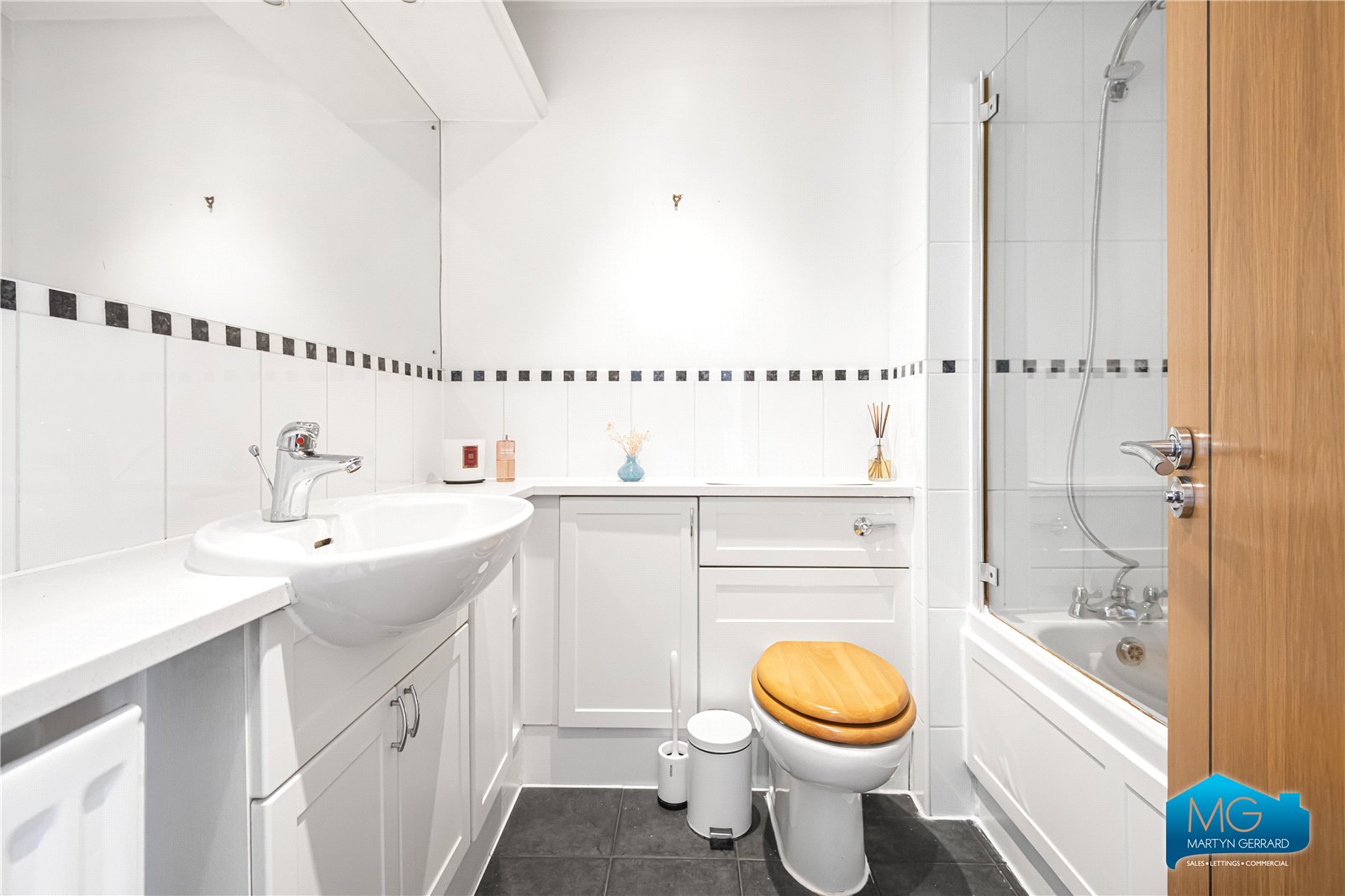 3 bedroom Terraced House to rent - Martyn Gerrard