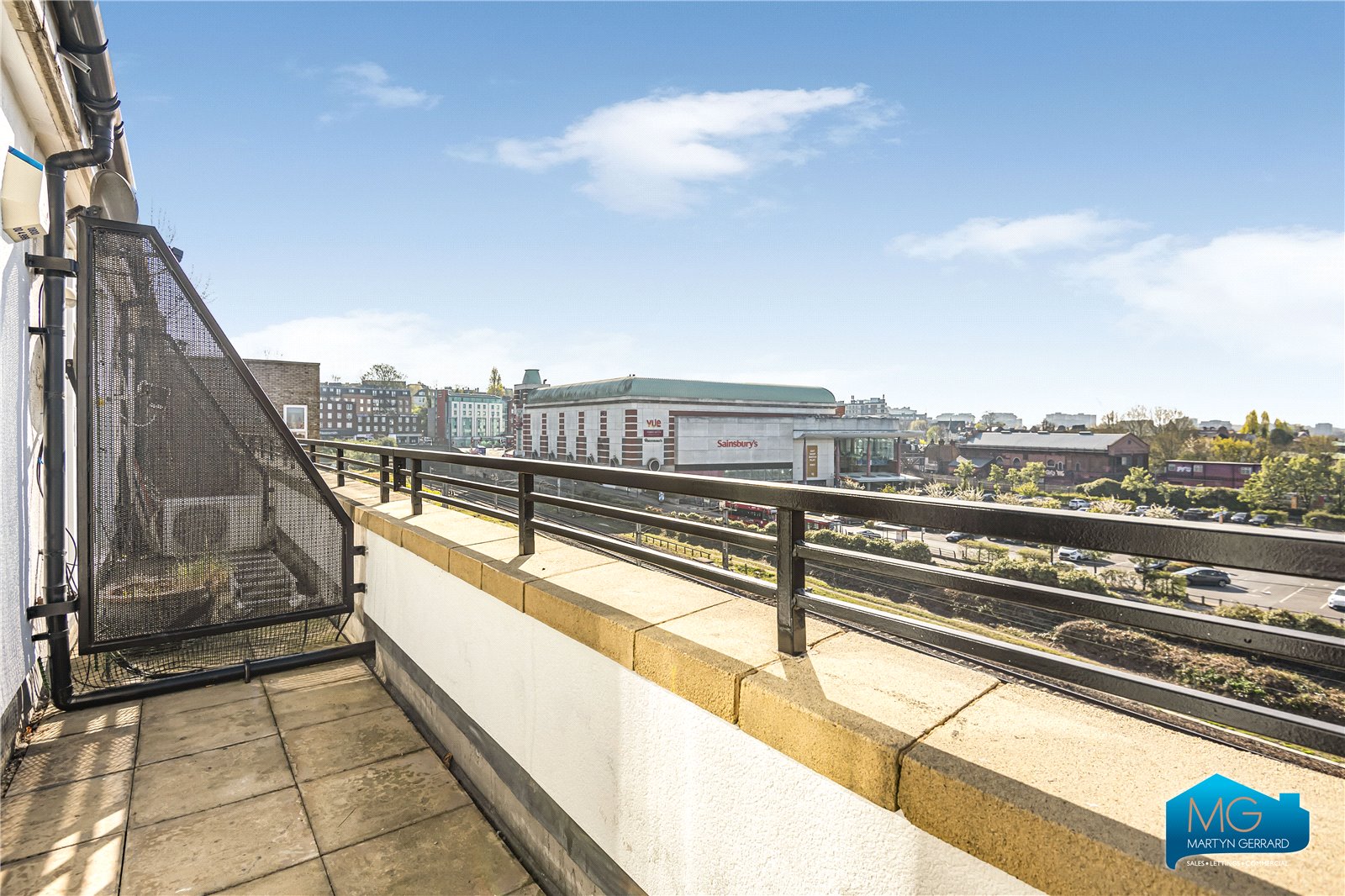 3 bedroom Terraced House to rent - Martyn Gerrard