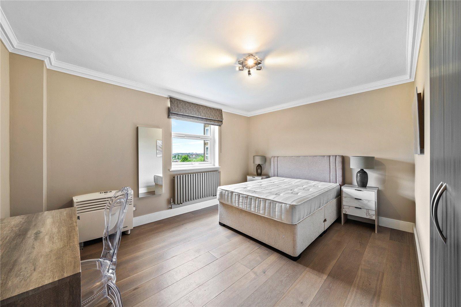 3 bedroom Apartment to rent - Martyn Gerrard