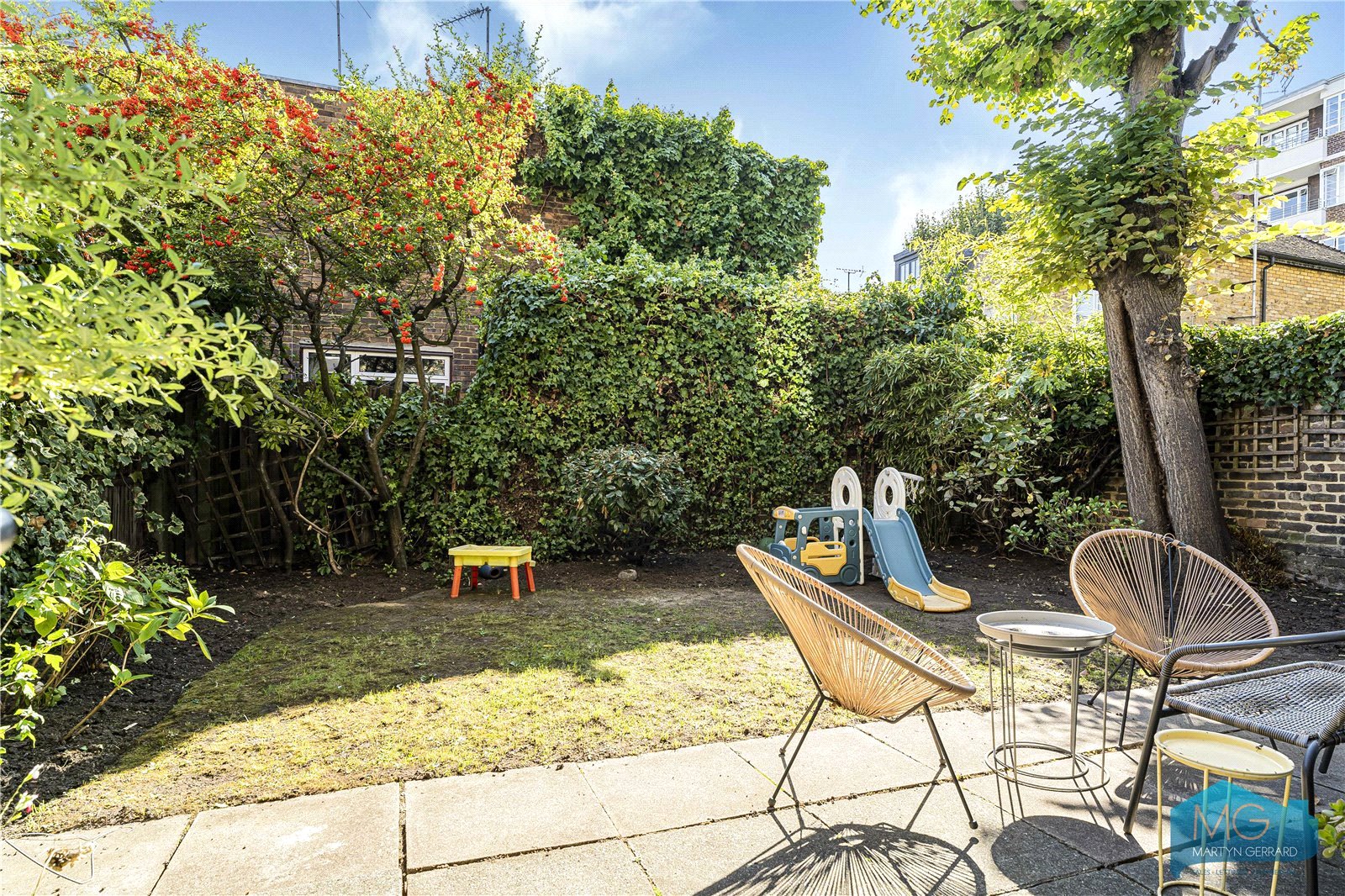 2 bedroom Apartment to rent - Martyn Gerrard