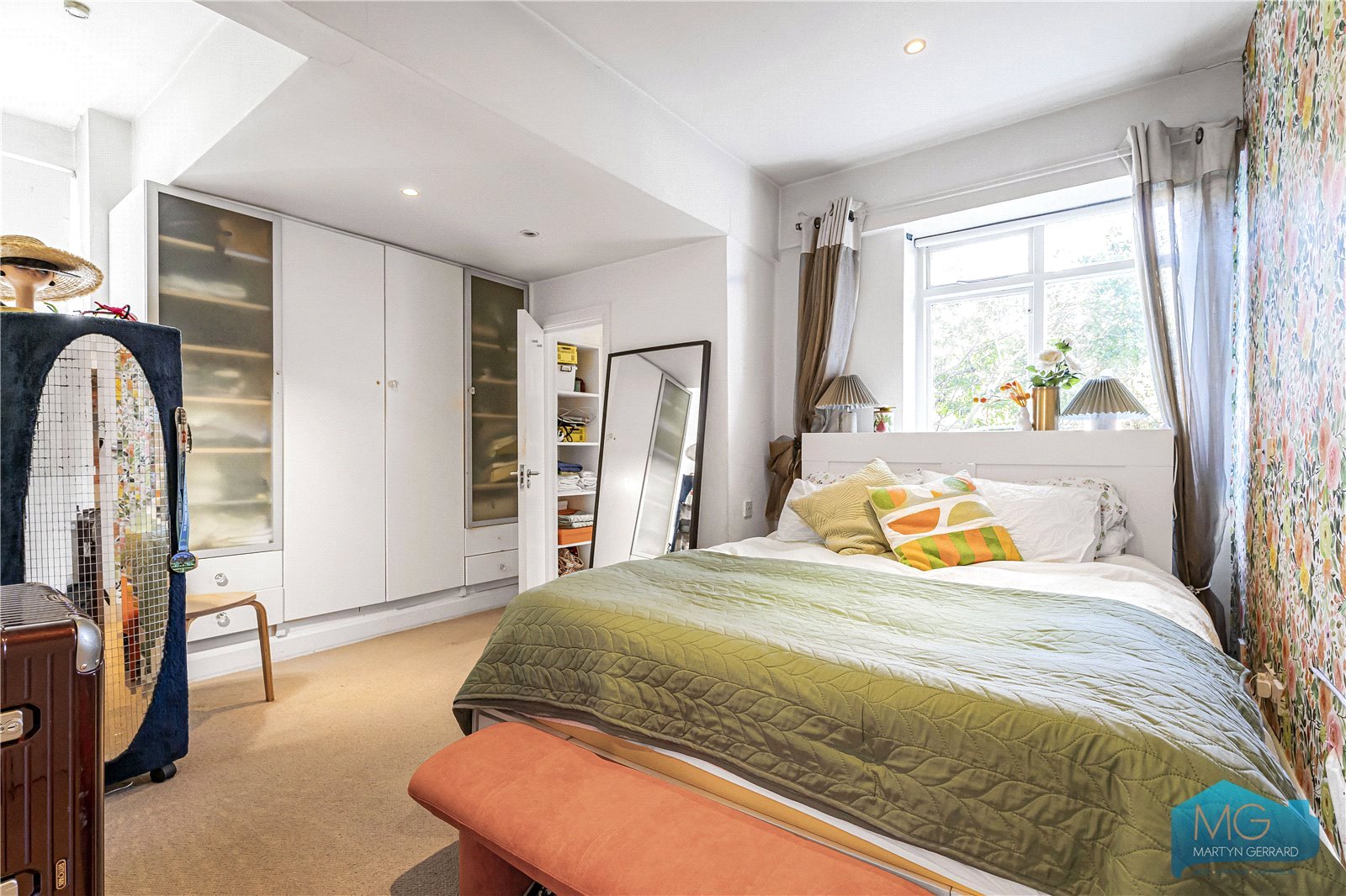 2 bedroom Apartment to rent - Martyn Gerrard
