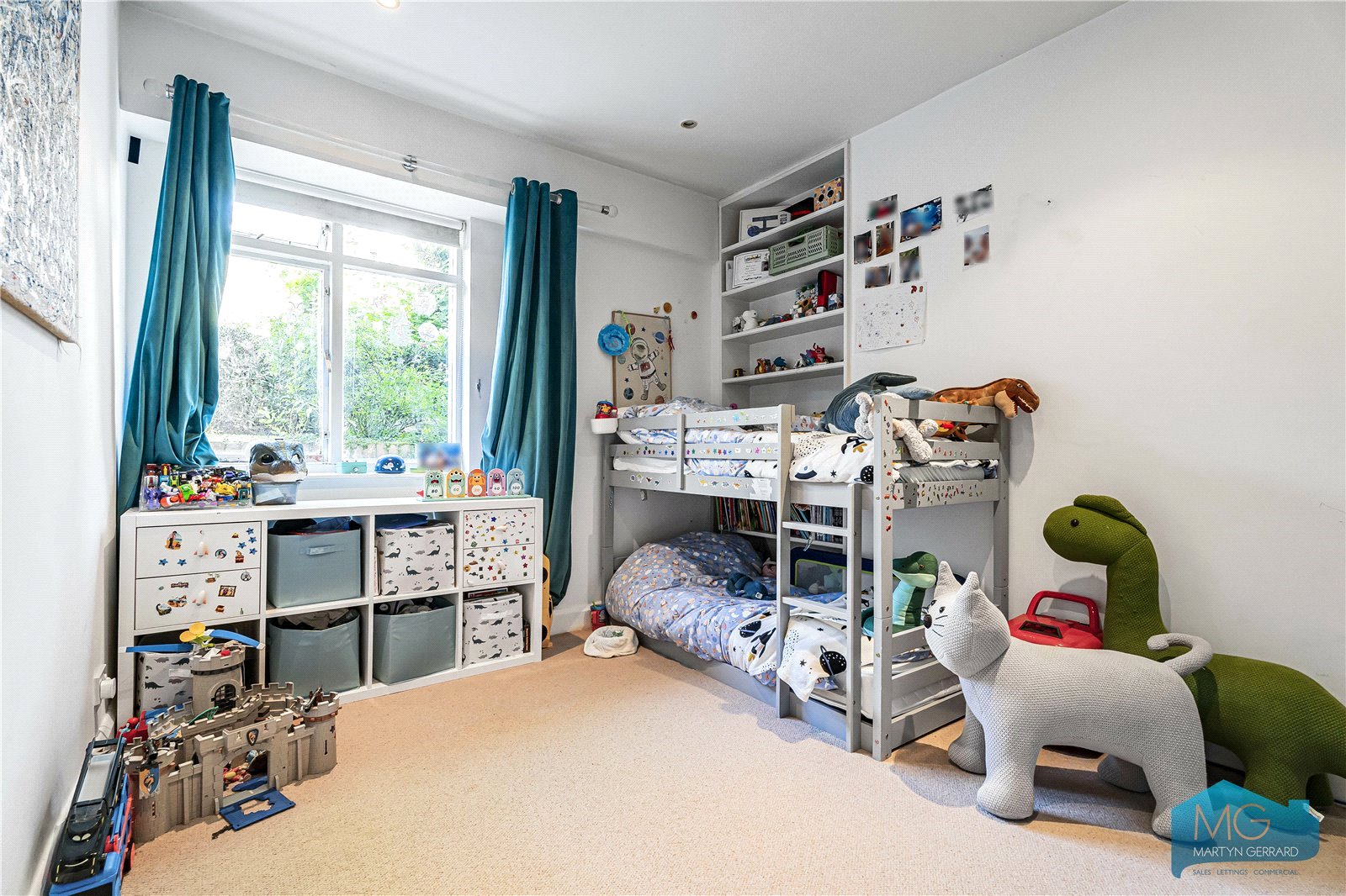 2 bedroom Apartment to rent - Martyn Gerrard