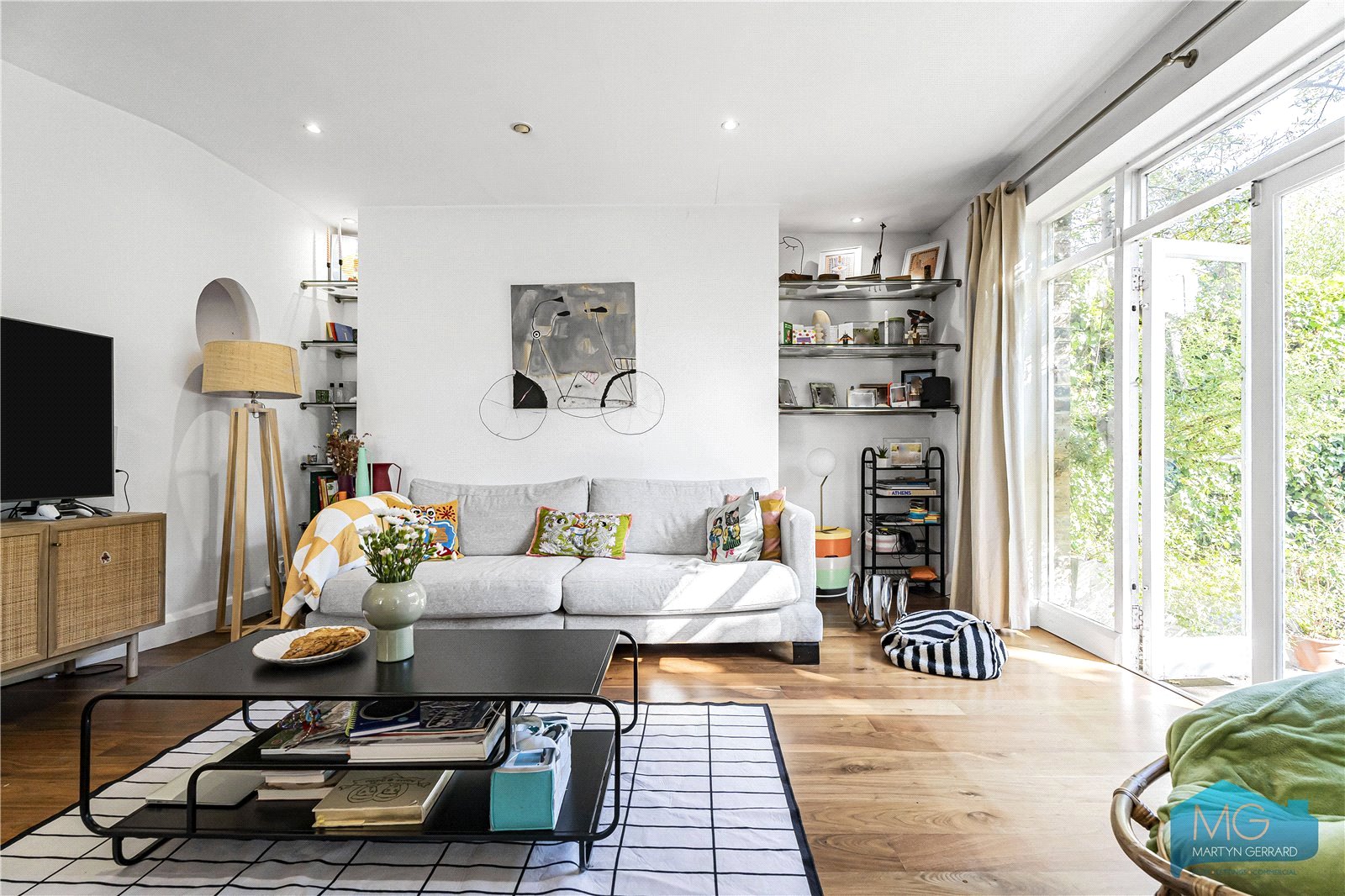 2 bedroom Apartment to rent - Martyn Gerrard