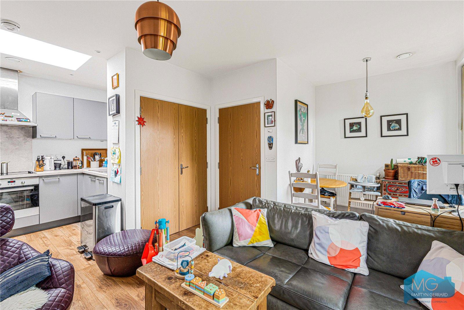 1 bedroom Property for sale - Martyn Gerrard