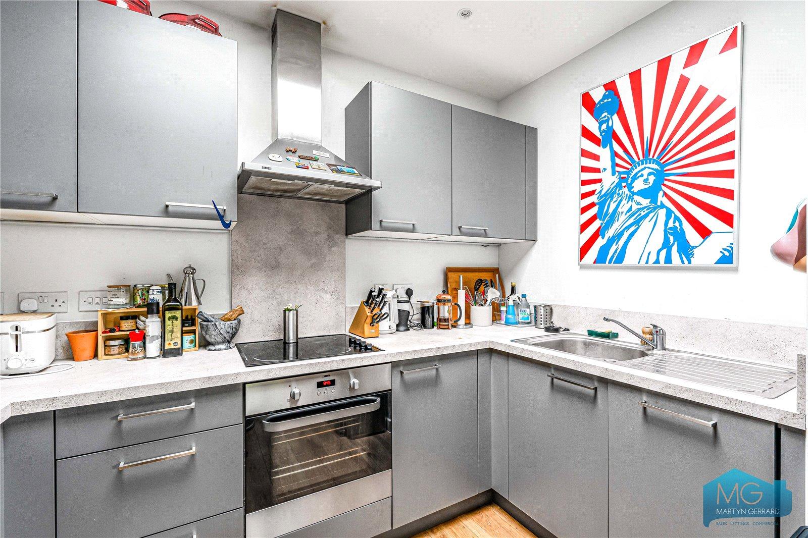 1 bedroom Property for sale - Martyn Gerrard