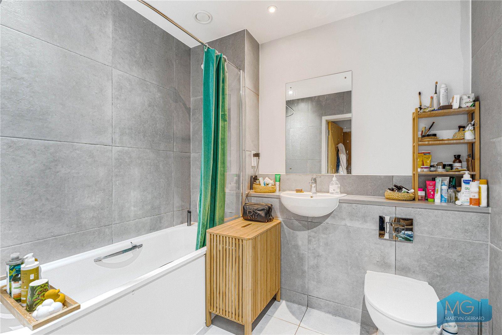 1 bedroom Property for sale - Martyn Gerrard