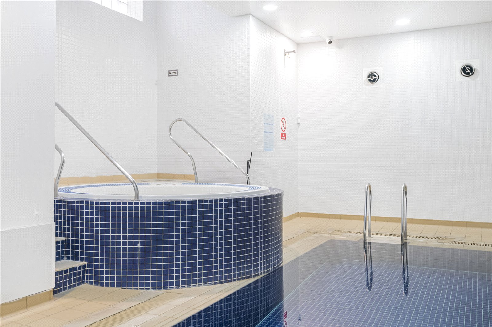 2 bedroom Apartment for sale - Martyn Gerrard
