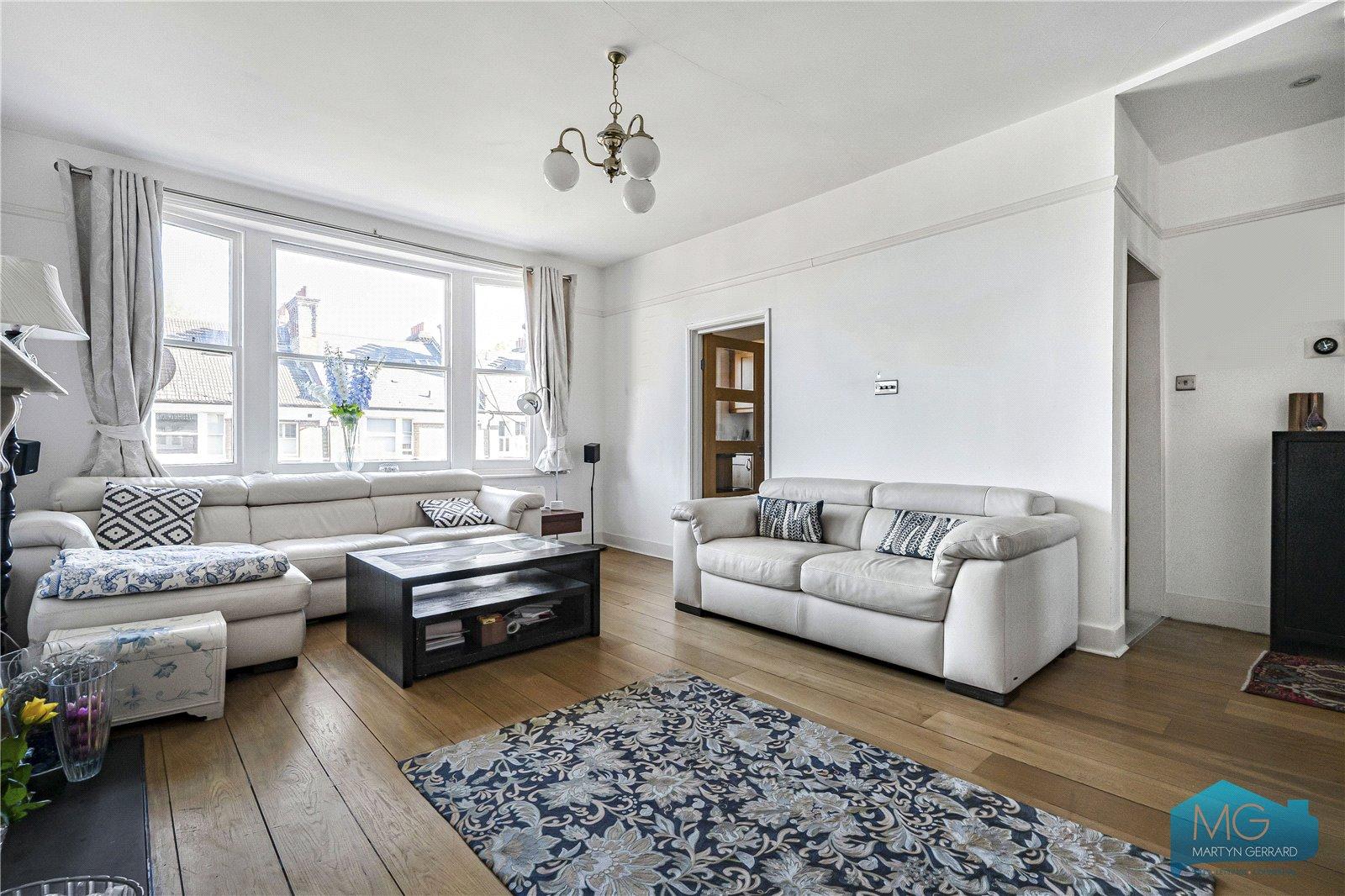 3 bedroom Apartment for sale - Martyn Gerrard