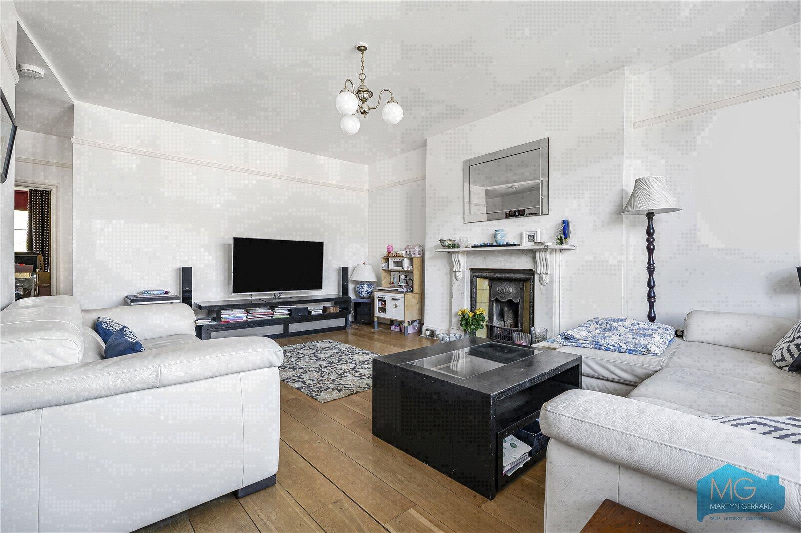 3 bedroom Apartment for sale - Martyn Gerrard