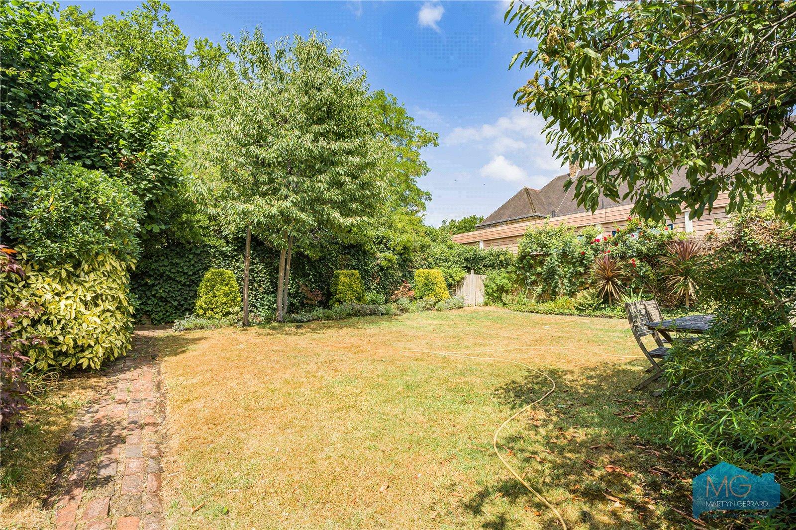2 bedroom Ground Floor Flat for sale - Martyn Gerrard