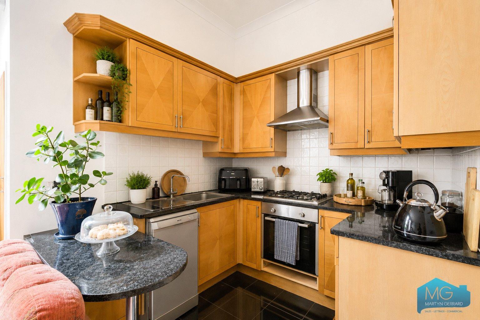 2 bedroom Ground Floor Flat for sale + ' - Martyn Gerrard