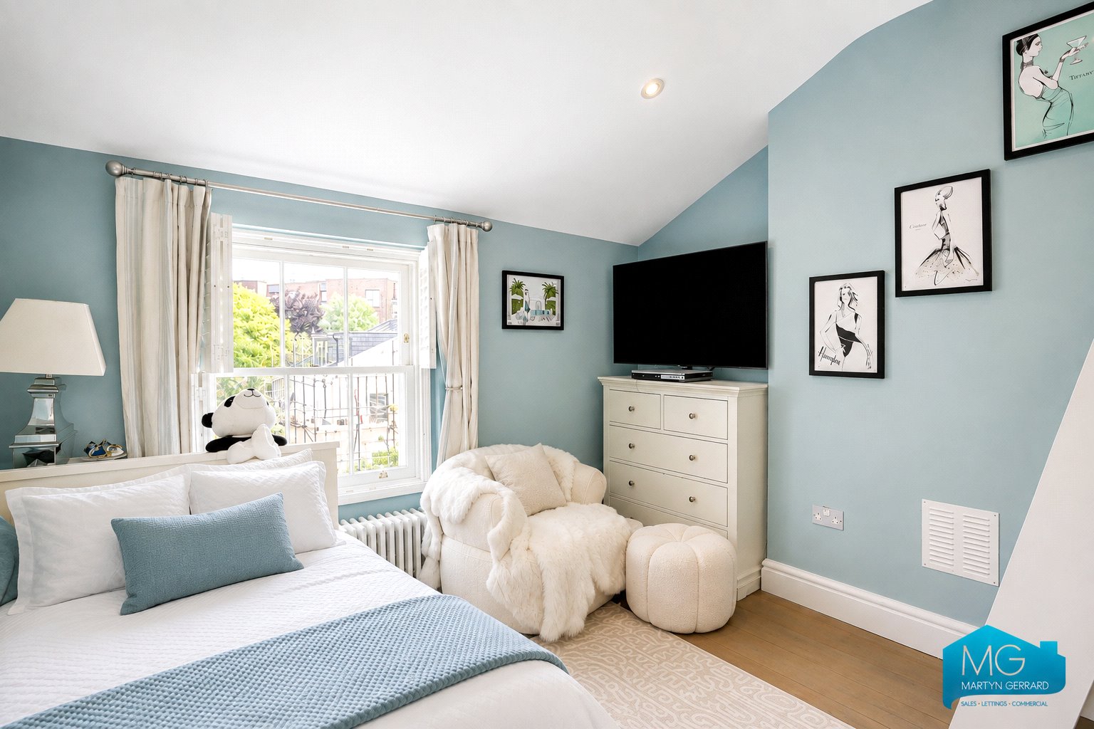 4 bedroom Semi-Detached House for sale - Martyn Gerrard