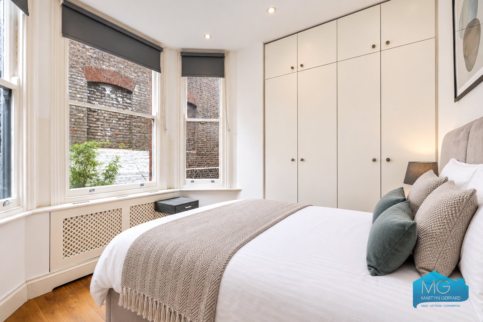 2 bedroom Apartment for sale - Martyn Gerrard