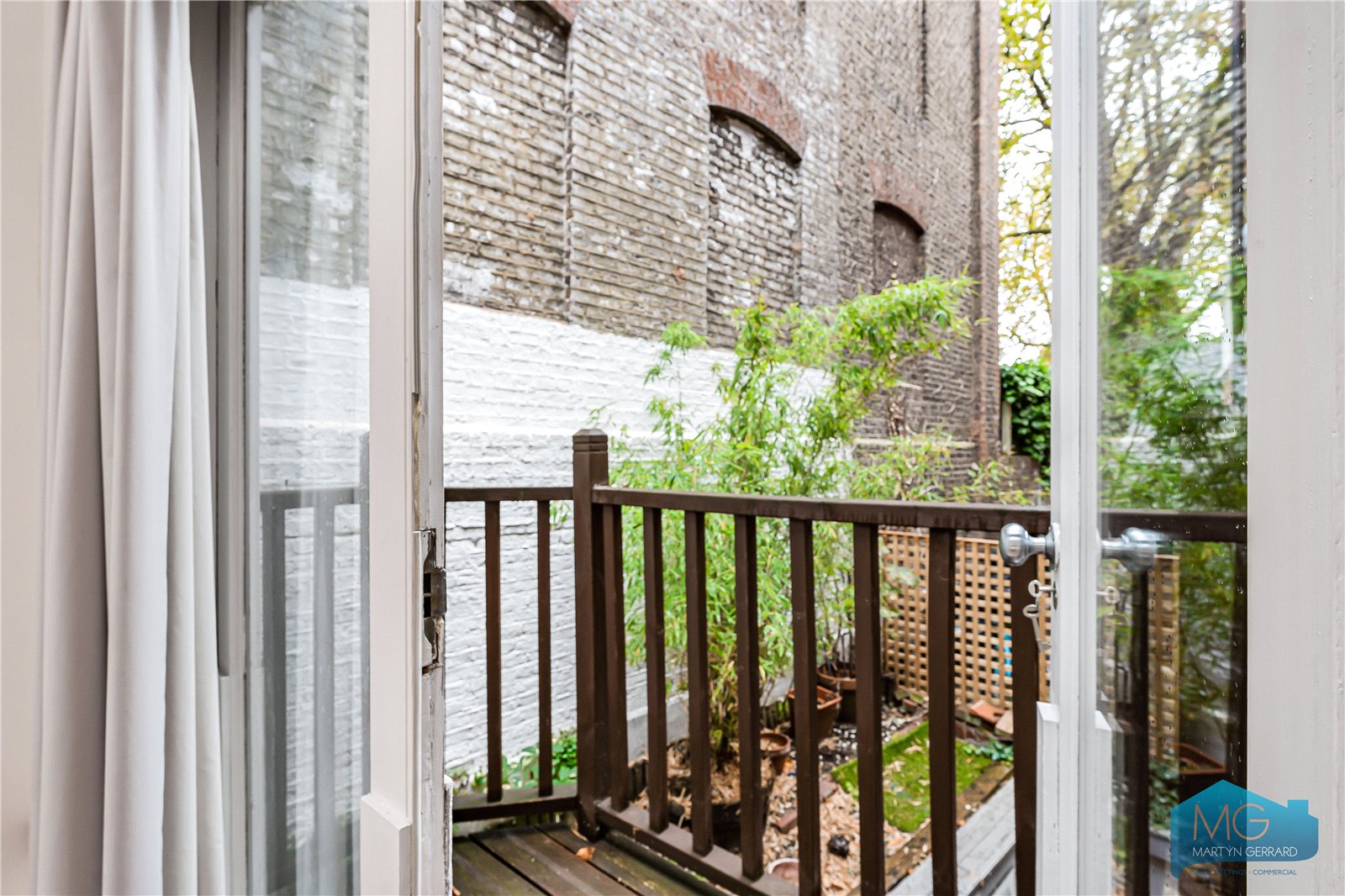 2 bedroom Apartment for sale - Martyn Gerrard