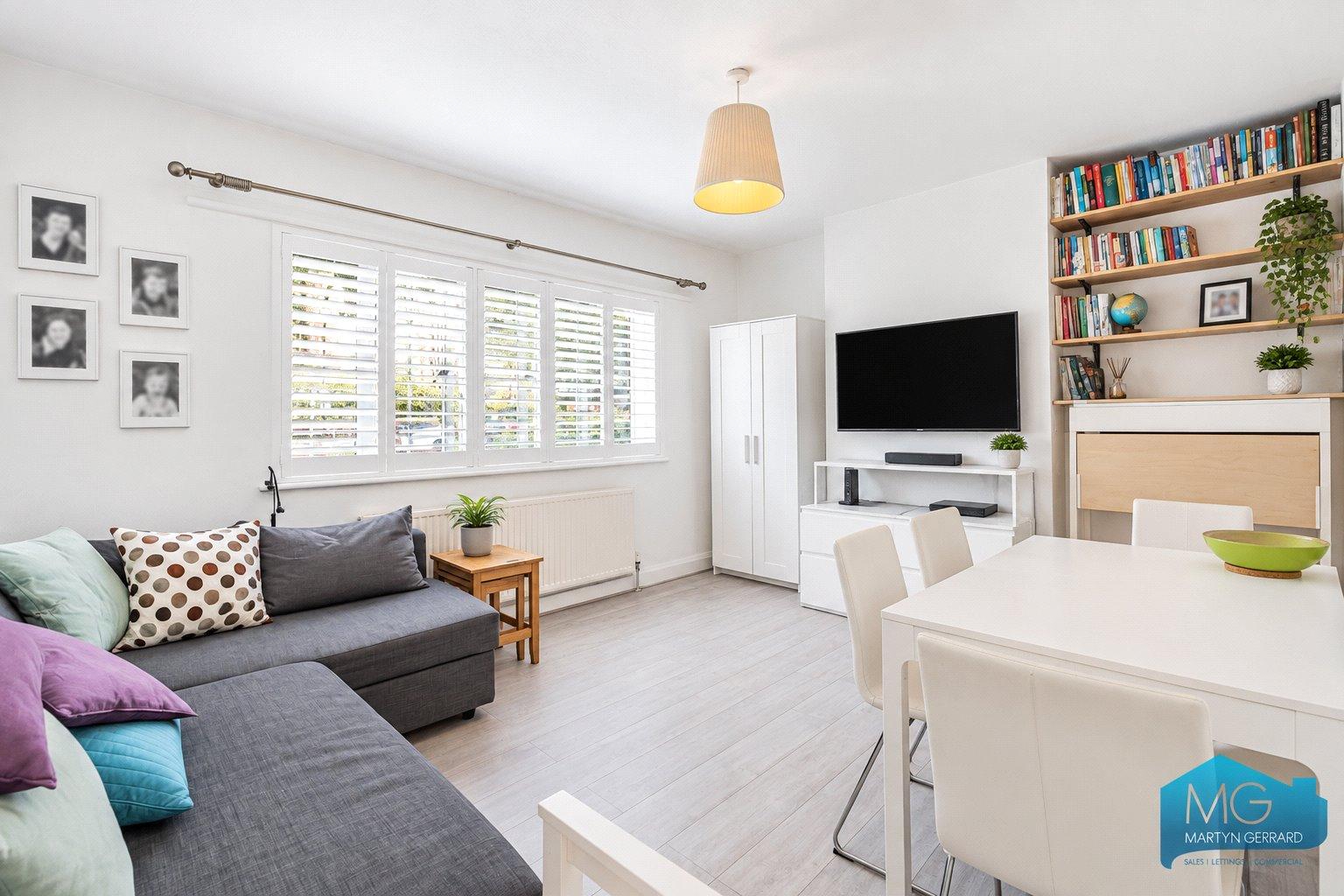 2 bedroom Apartment for sale - Martyn Gerrard