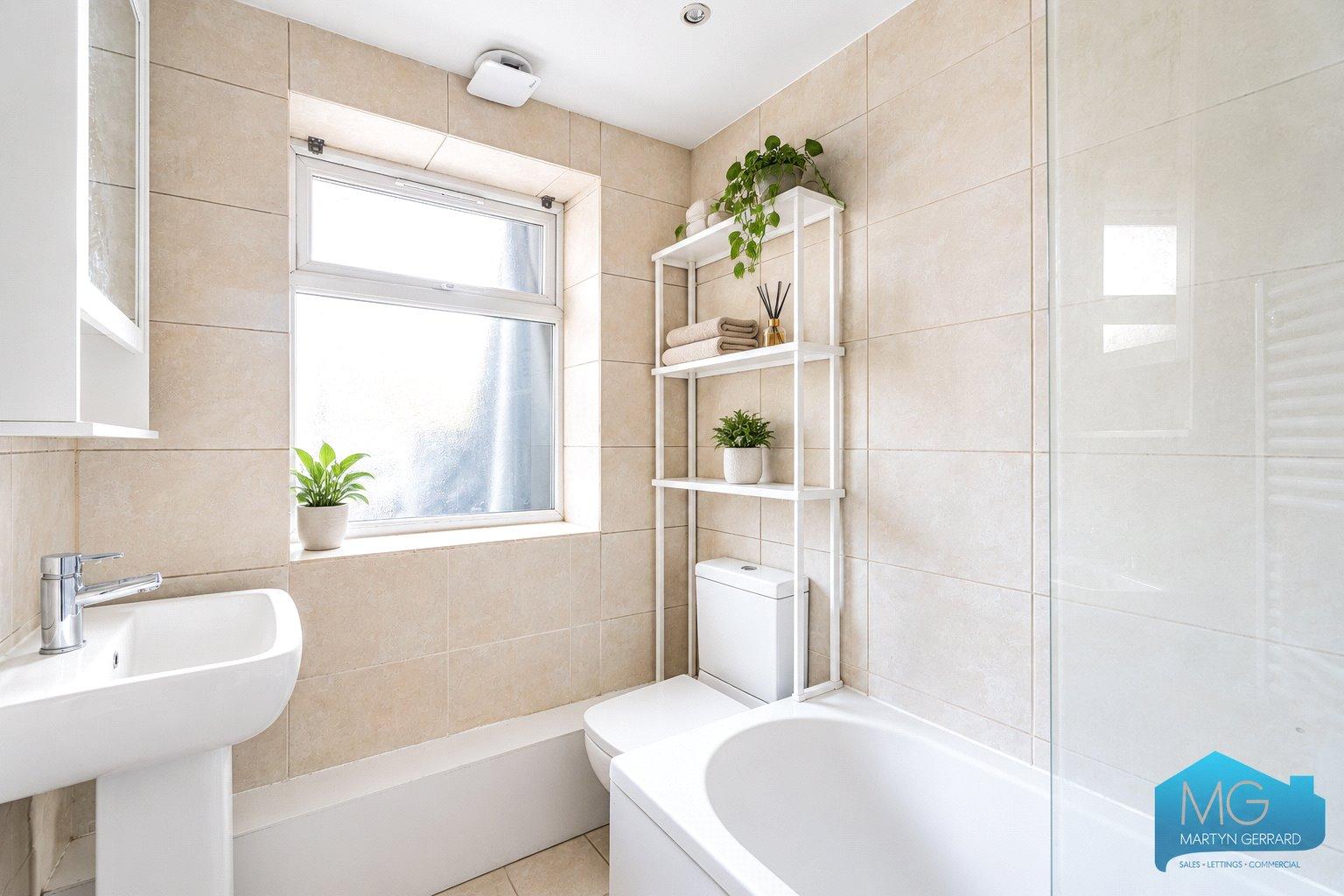 2 bedroom Apartment for sale - Martyn Gerrard