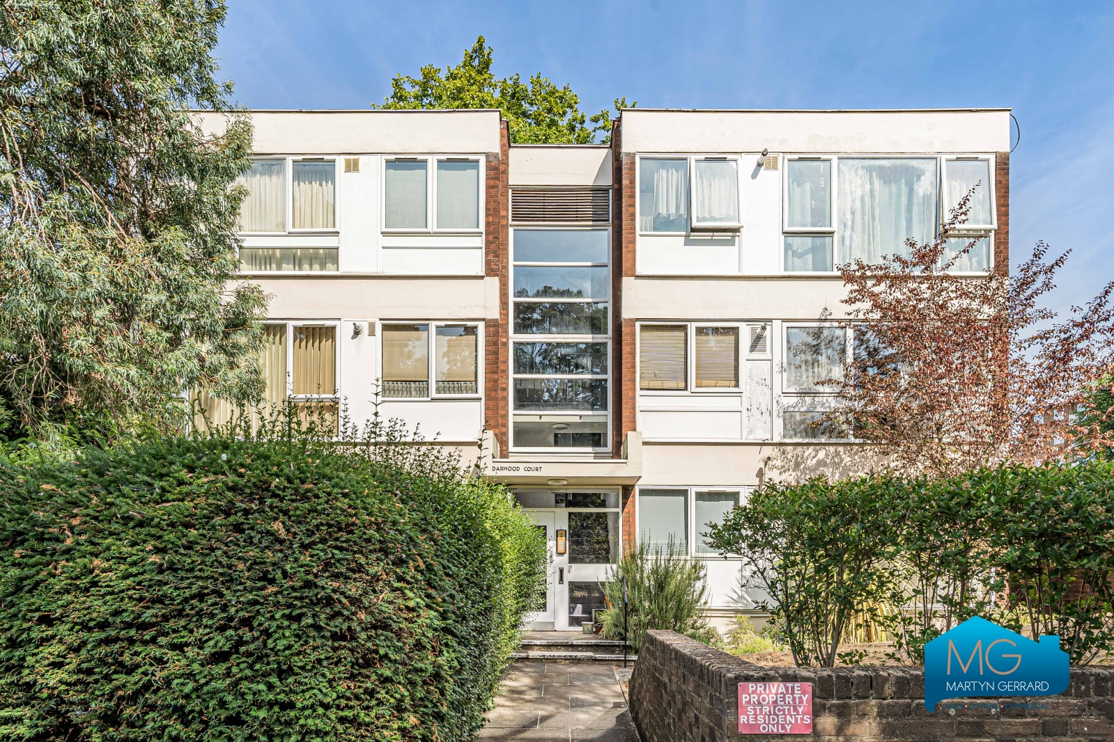 2 bedroom Ground Floor Flat to rent - Martyn Gerrard