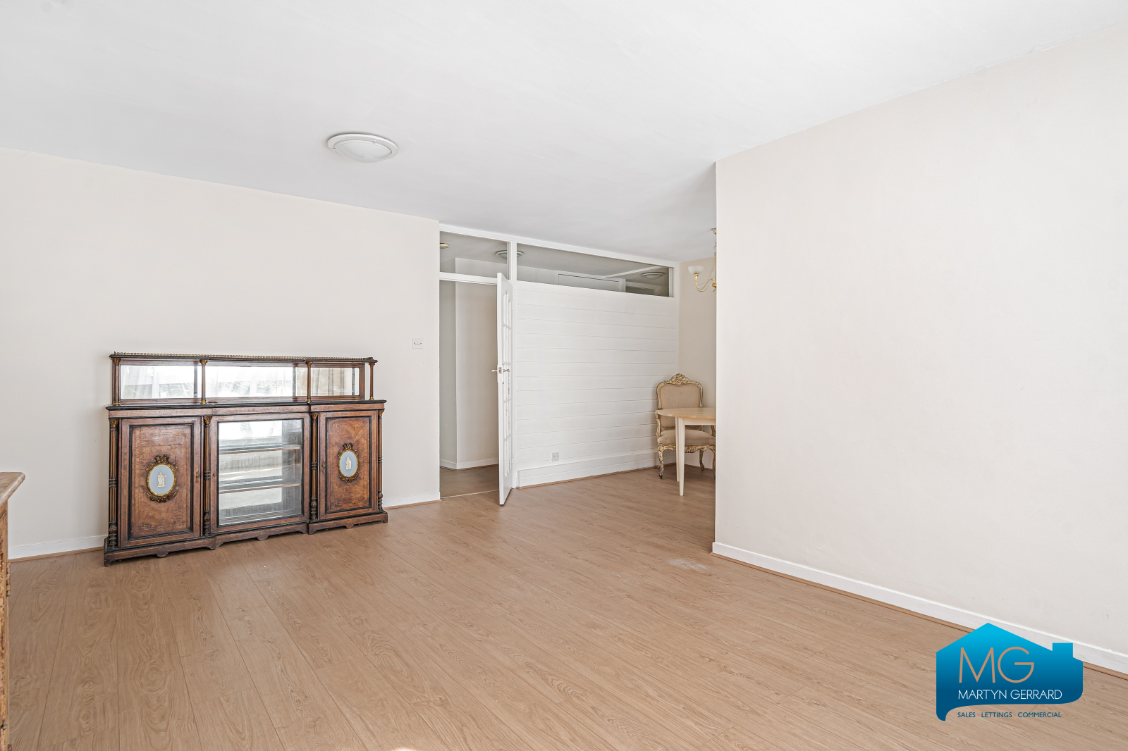 2 bedroom Ground Floor Flat to rent - Martyn Gerrard