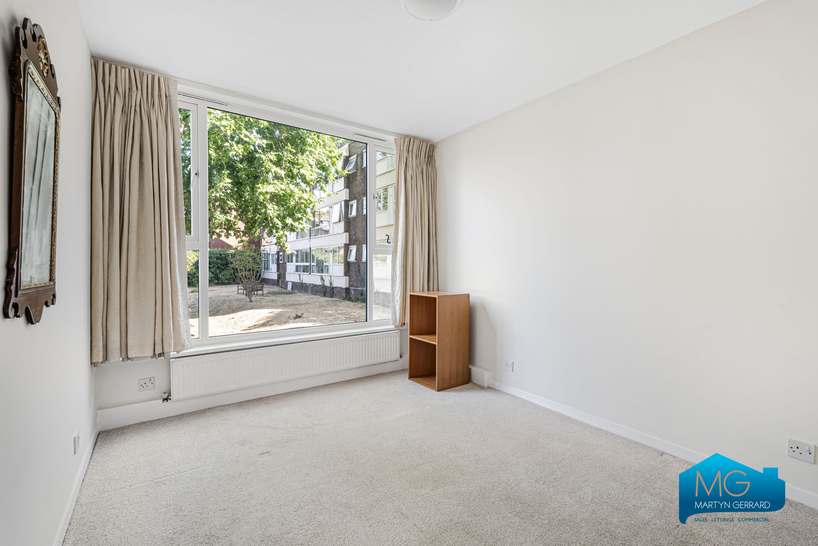 2 bedroom Ground Floor Flat to rent - Martyn Gerrard