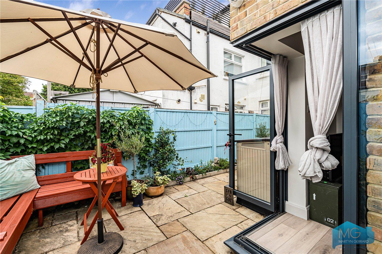 2 bedroom Apartment for sale - Martyn Gerrard