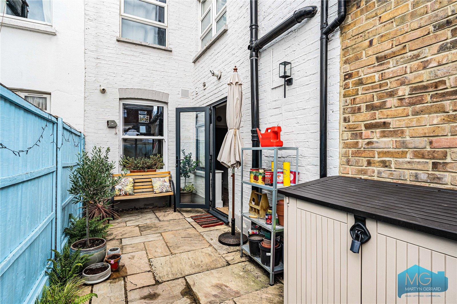 2 bedroom Apartment for sale - Martyn Gerrard