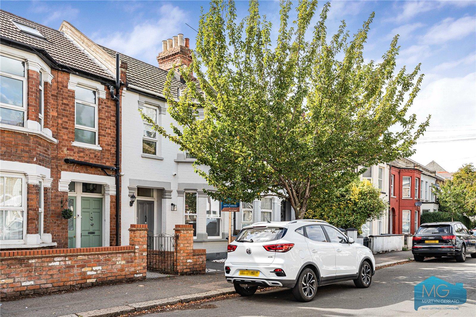 2 bedroom Apartment for sale - Martyn Gerrard