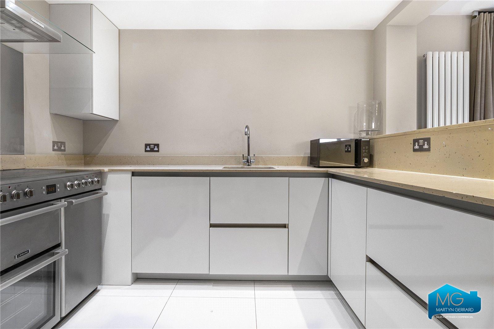 3 bedroom Apartment to rent - Martyn Gerrard