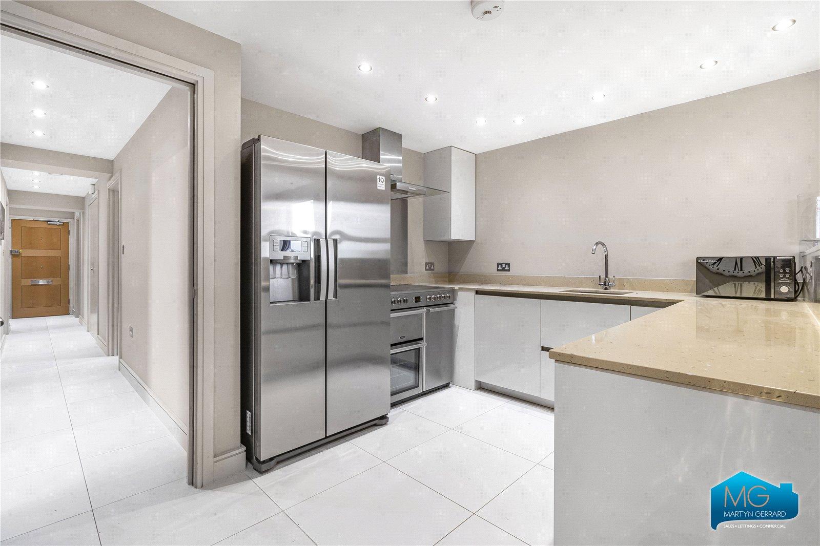3 bedroom Apartment to rent - Martyn Gerrard