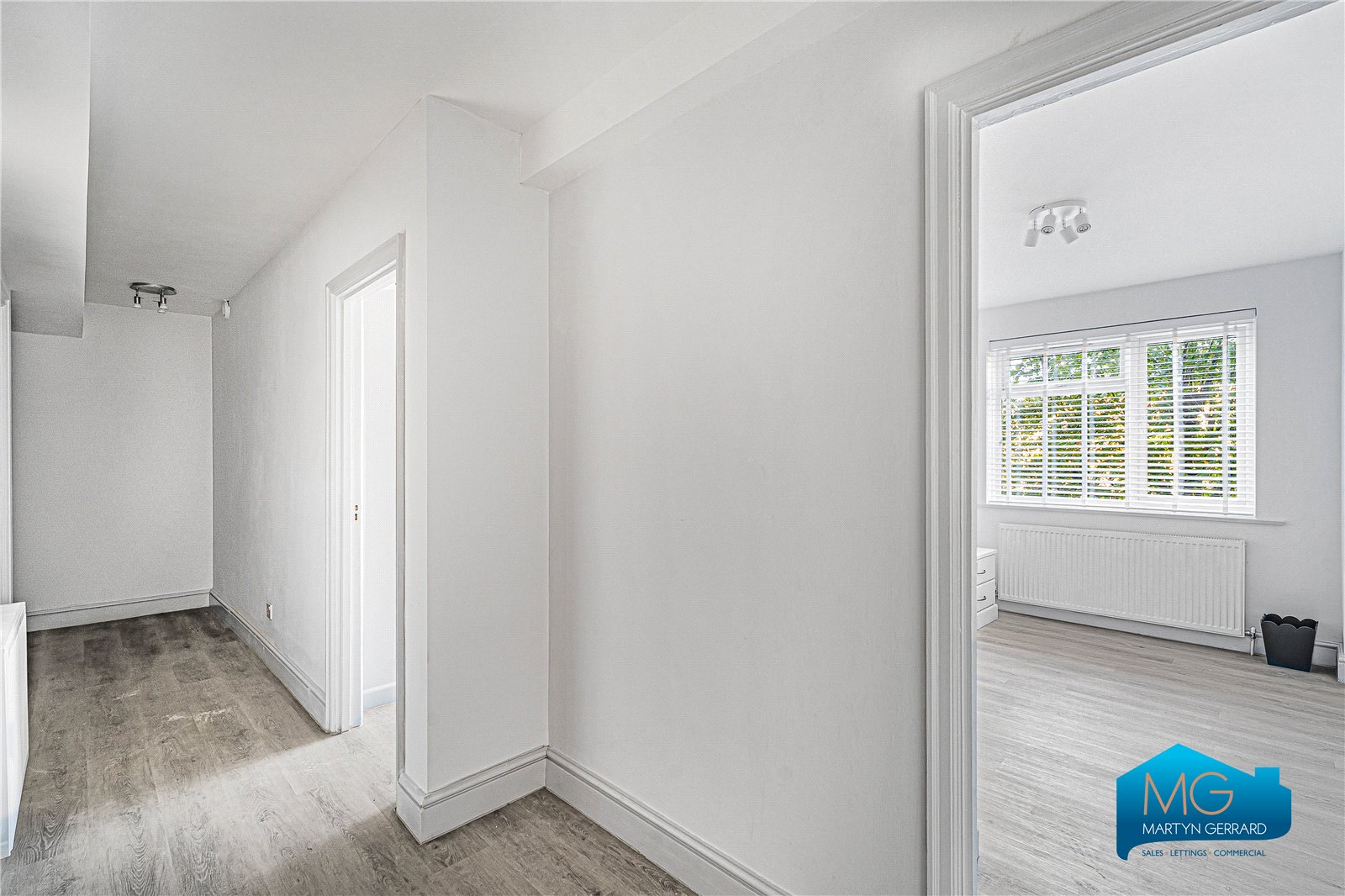 2 bedroom Apartment to rent - Martyn Gerrard