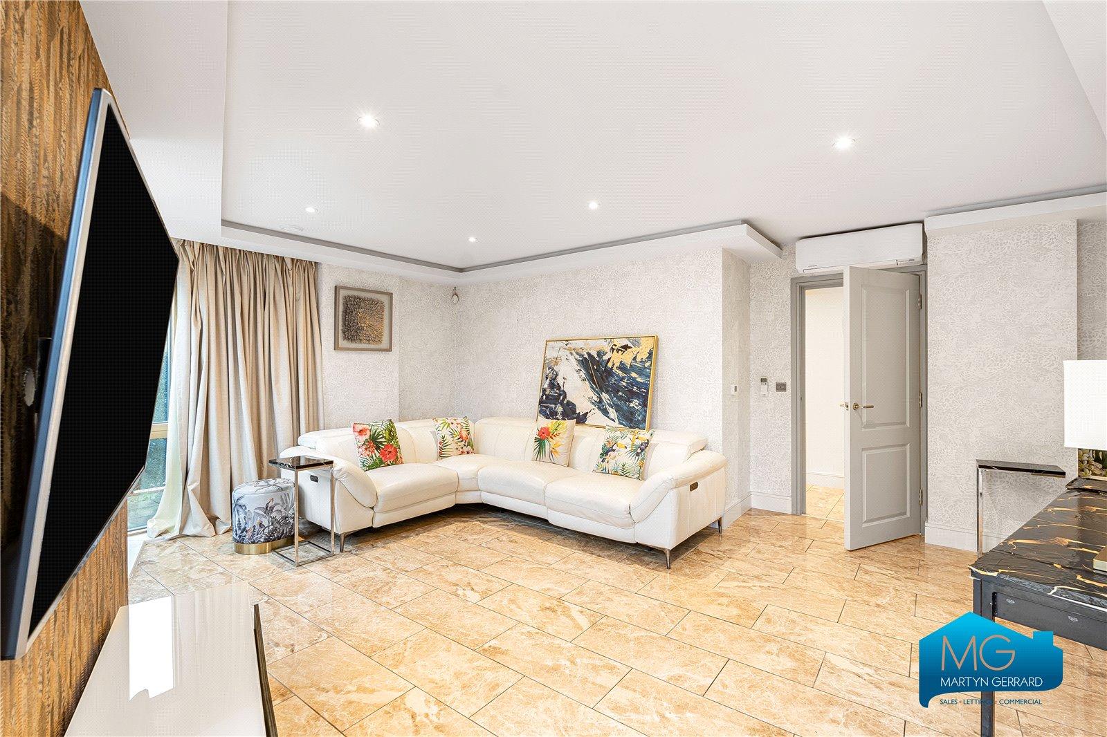 3 bedroom Ground Floor Flat to rent - Martyn Gerrard