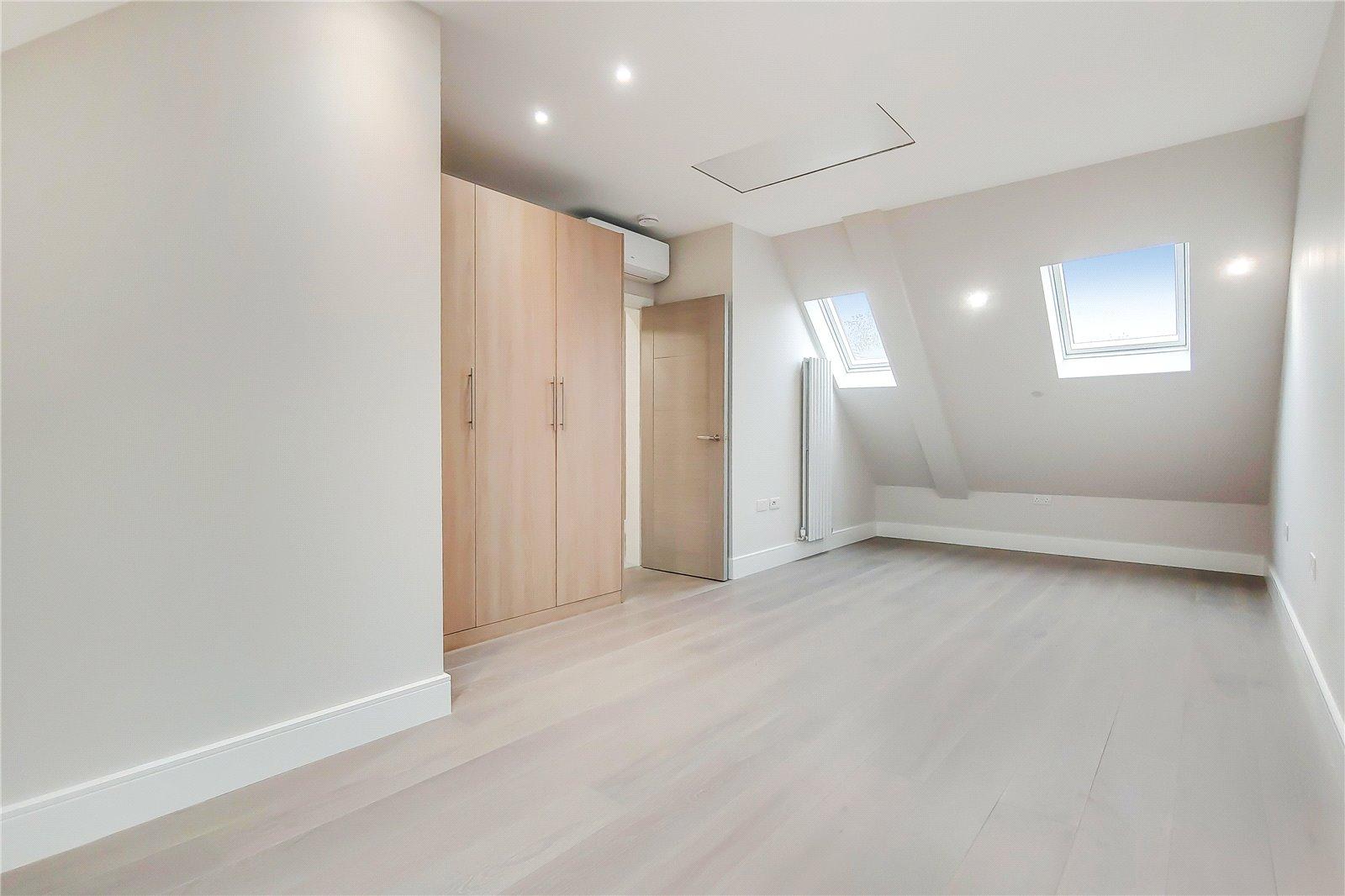 6 bedroom Semi-Detached House to rent - Martyn Gerrard