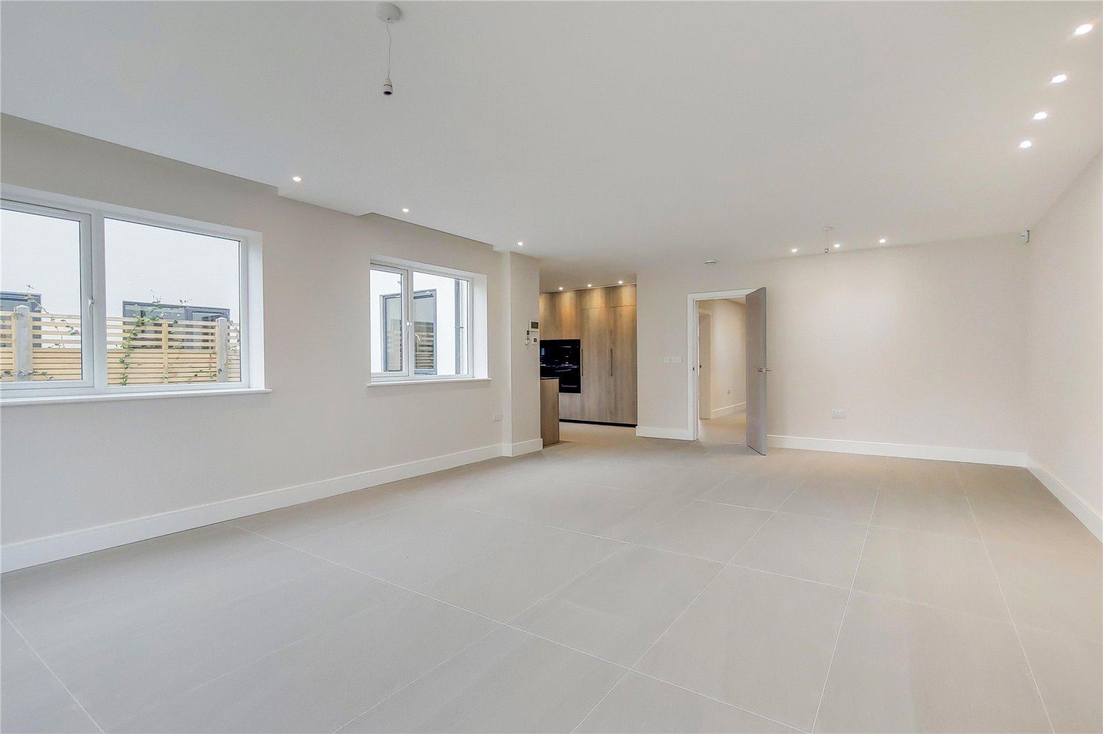 6 bedroom Semi-Detached House to rent - Martyn Gerrard
