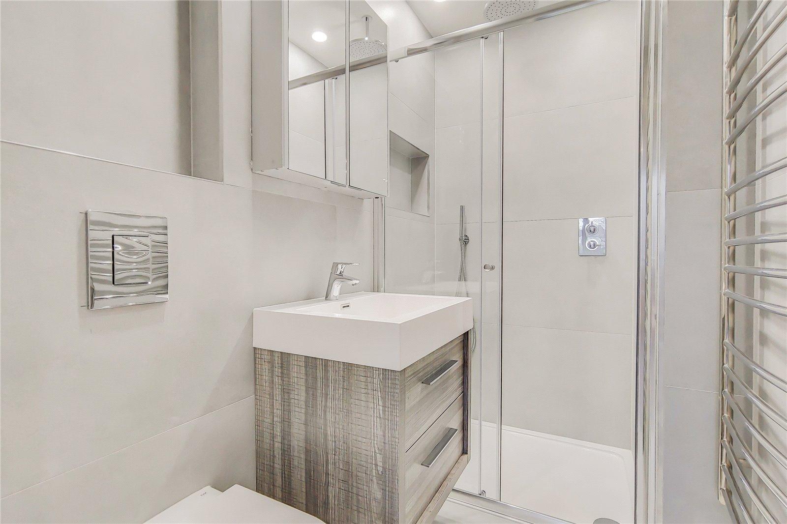 6 bedroom Semi-Detached House to rent - Martyn Gerrard