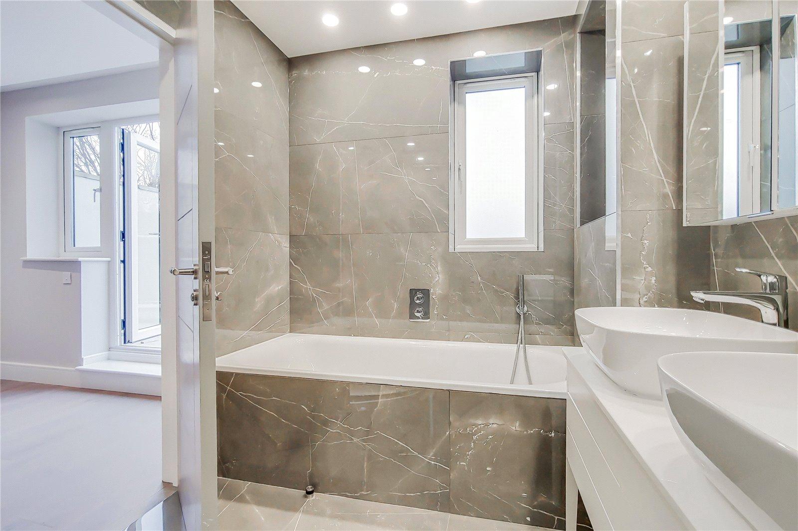 6 bedroom Semi-Detached House to rent - Martyn Gerrard