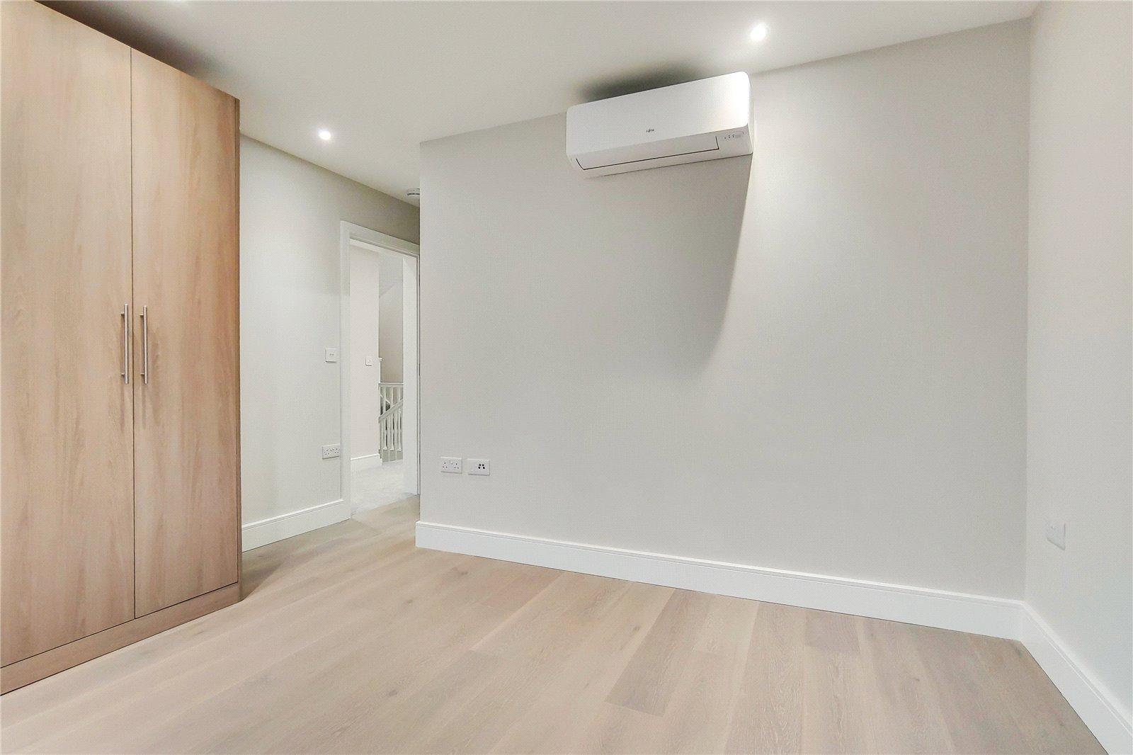 6 bedroom Semi-Detached House to rent - Martyn Gerrard