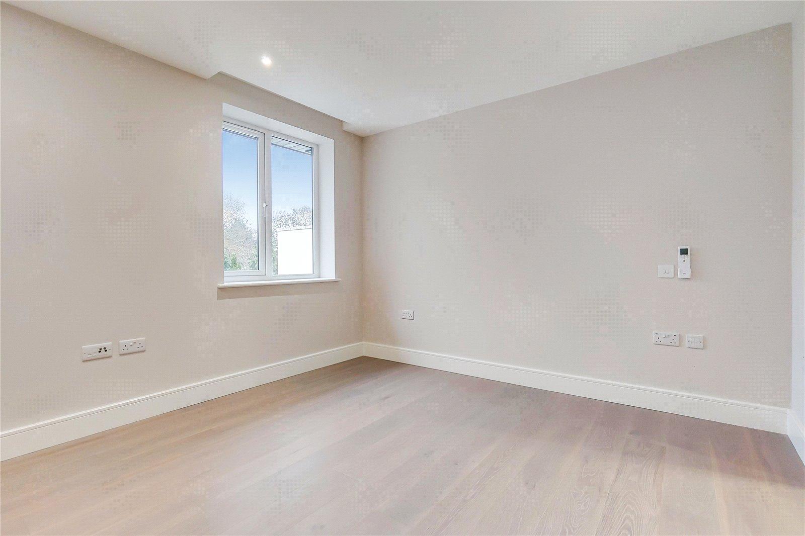 6 bedroom Semi-Detached House to rent - Martyn Gerrard