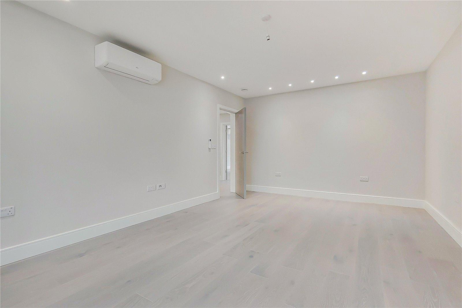 6 bedroom Semi-Detached House to rent - Martyn Gerrard