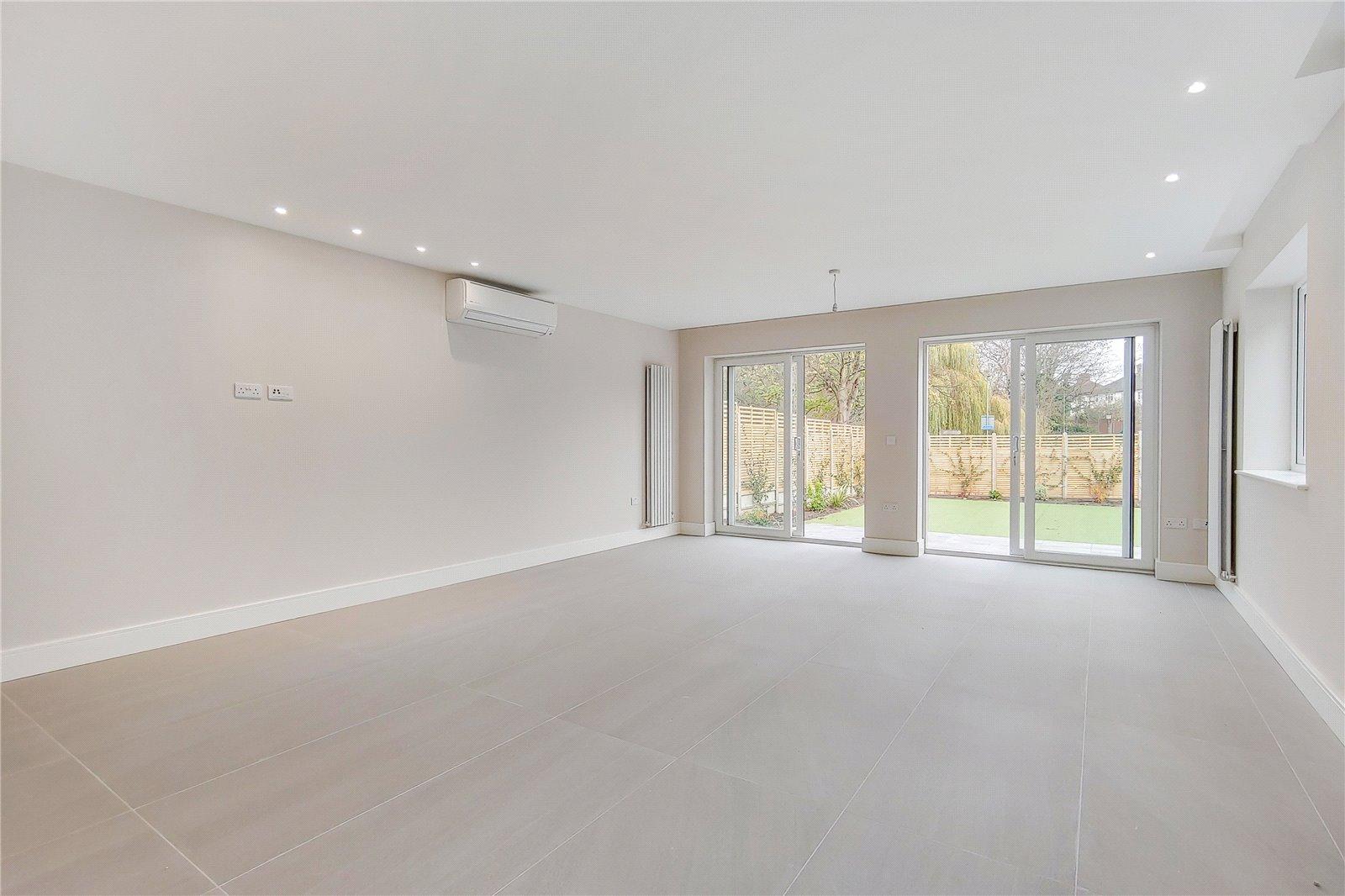6 bedroom Semi-Detached House to rent - Martyn Gerrard