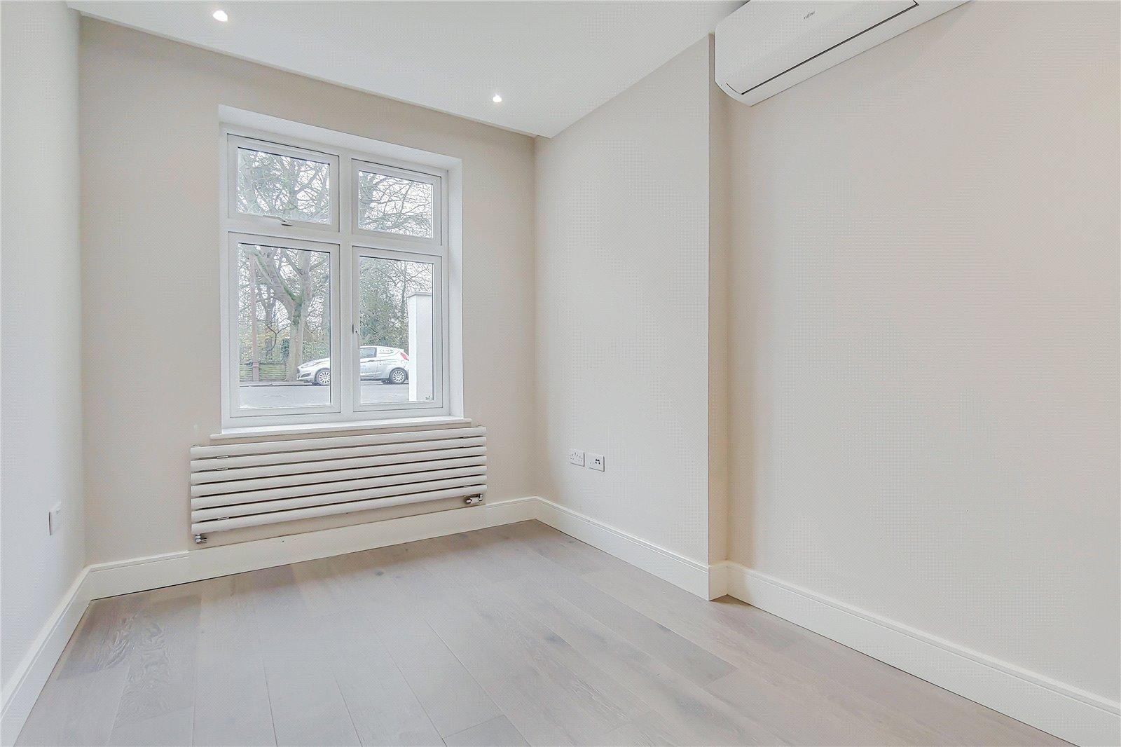 6 bedroom Semi-Detached House to rent - Martyn Gerrard