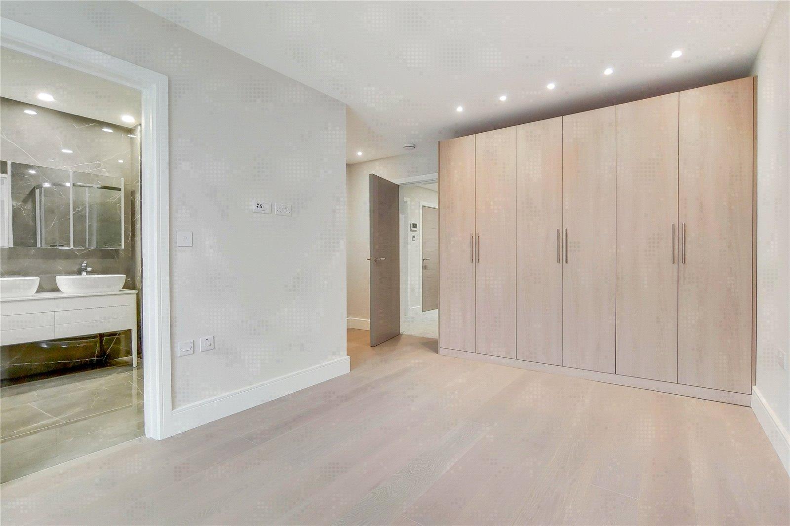 6 bedroom Semi-Detached House to rent - Martyn Gerrard