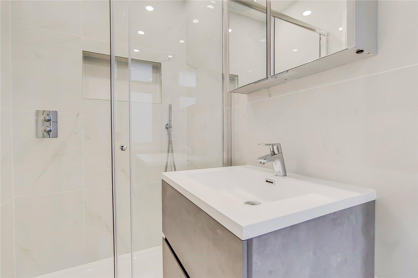 6 bedroom Semi-Detached House to rent - Martyn Gerrard