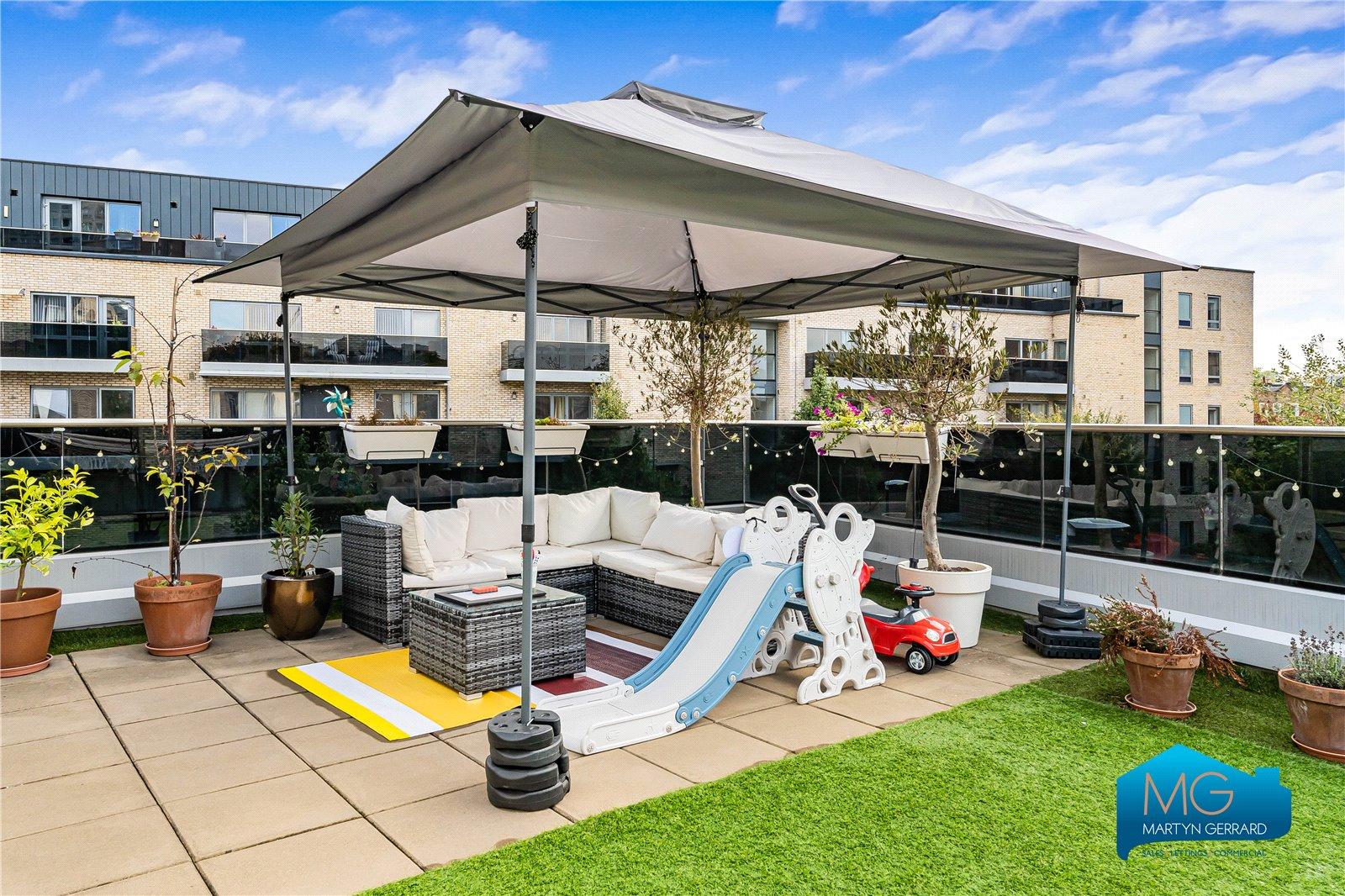 2 bedroom Apartment to rent - Martyn Gerrard