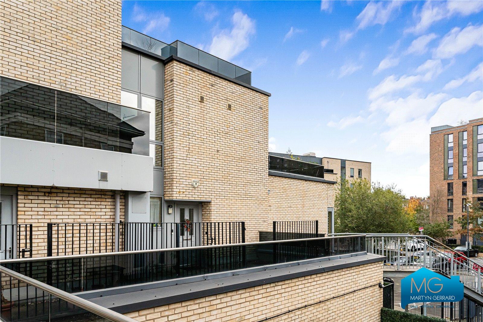 2 bedroom Apartment to rent - Martyn Gerrard
