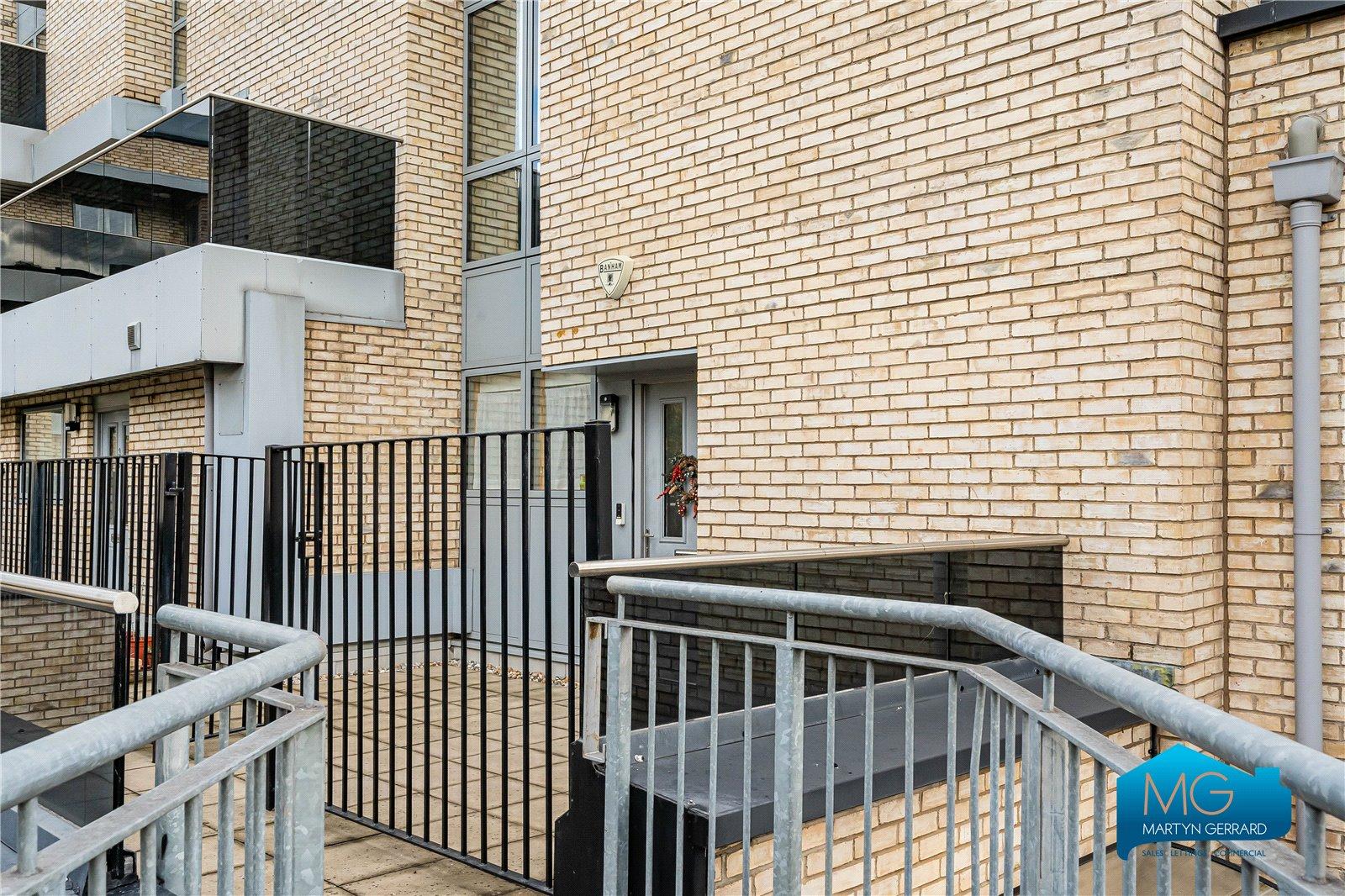2 bedroom Apartment to rent - Martyn Gerrard