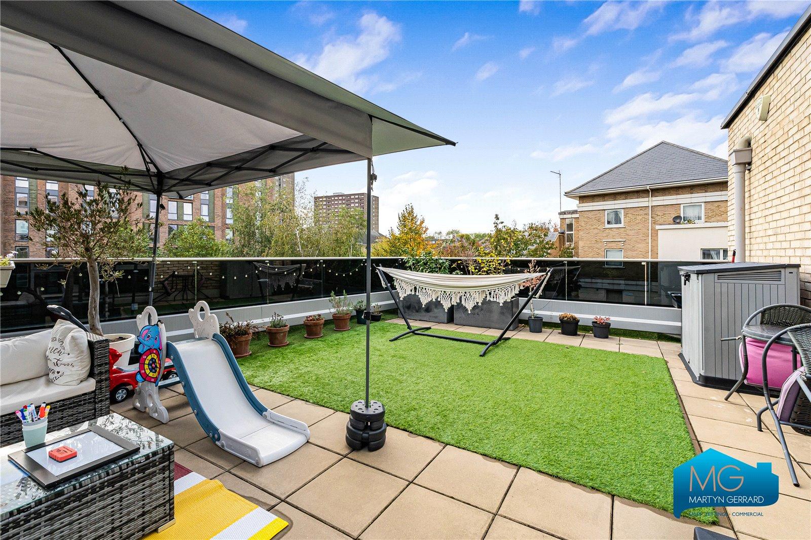 2 bedroom Apartment to rent - Martyn Gerrard