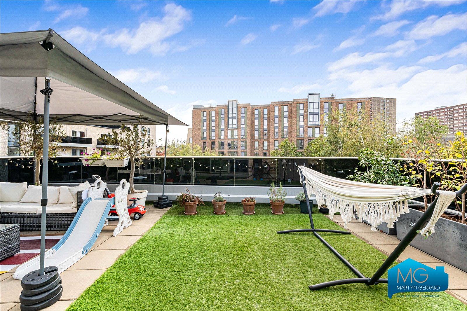 2 bedroom Apartment to rent - Martyn Gerrard